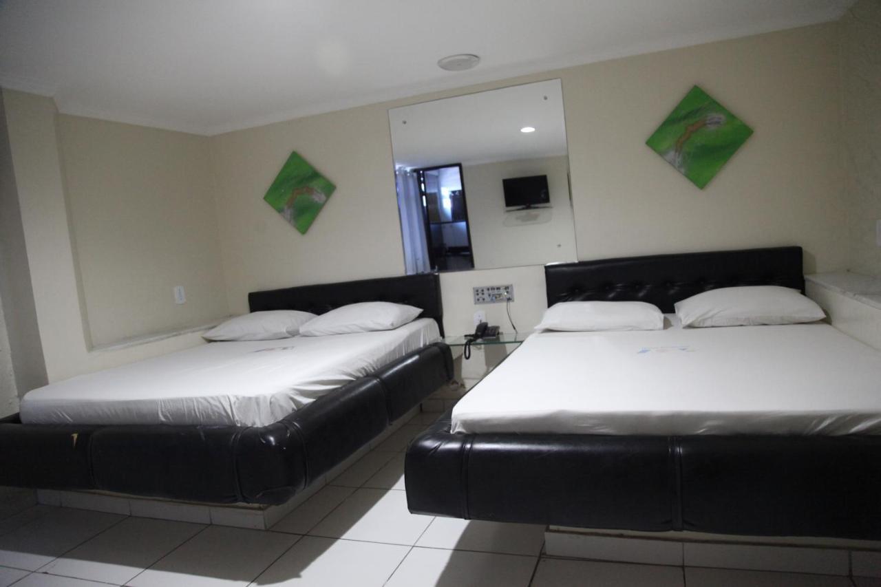 Hotel Piramide Rodoviaria Salvador Buitenkant foto